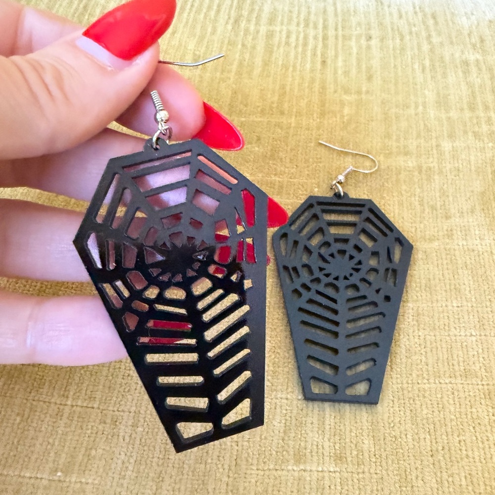 Black Spider Web Coffin Earrings, new - Picture 2 of 5